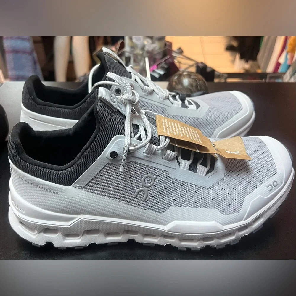 ON Running women Athletic Shoes in Gray and White sneakers size 8.5 new no box! - Picture 2 of 5